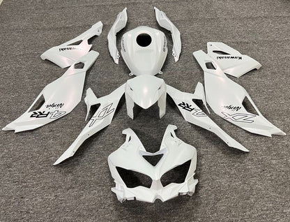 Kawasaki Ninja ZX4RR Fairing set (2019-2025) White, Black at KingsMotorcycleFairings.com