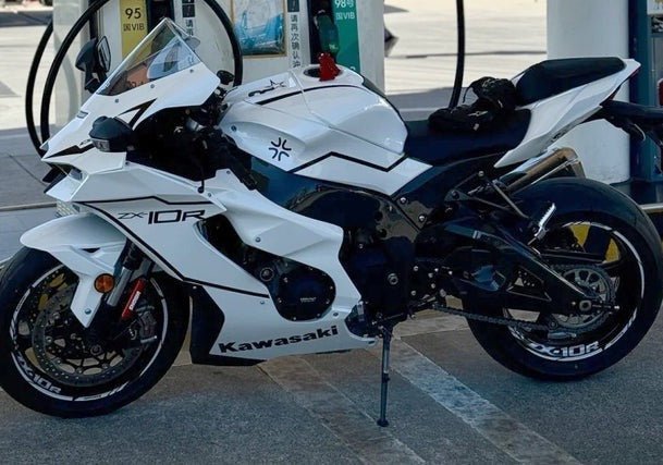 Kawasaki ZX-10R Fairings (2021-2025) White, Black Striping at KingsMotorcycleFairings.com