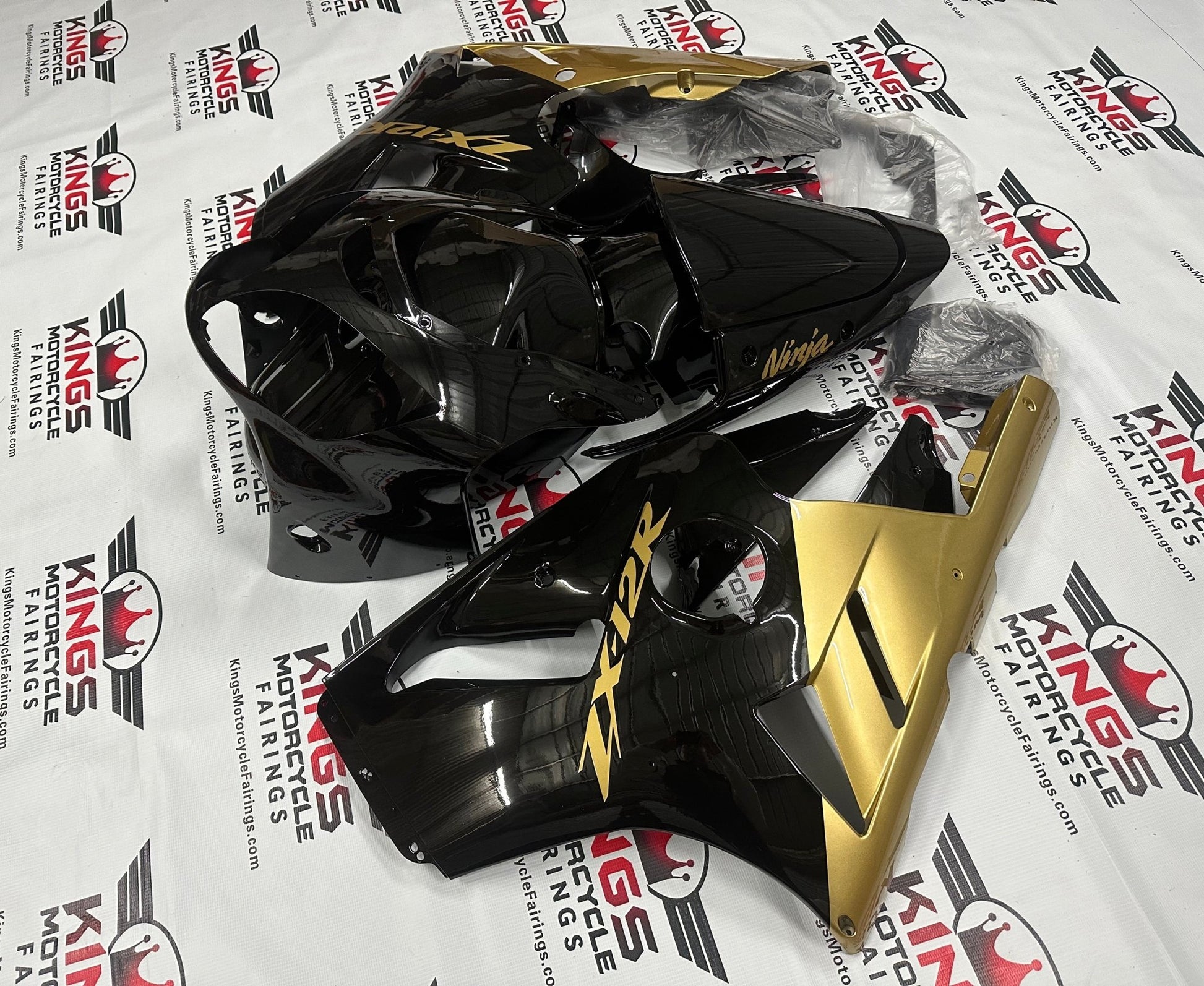 Kawasaki ZX12R Fairings (2000-2001) Gold, Black at KingsMotorcycleFairings.com