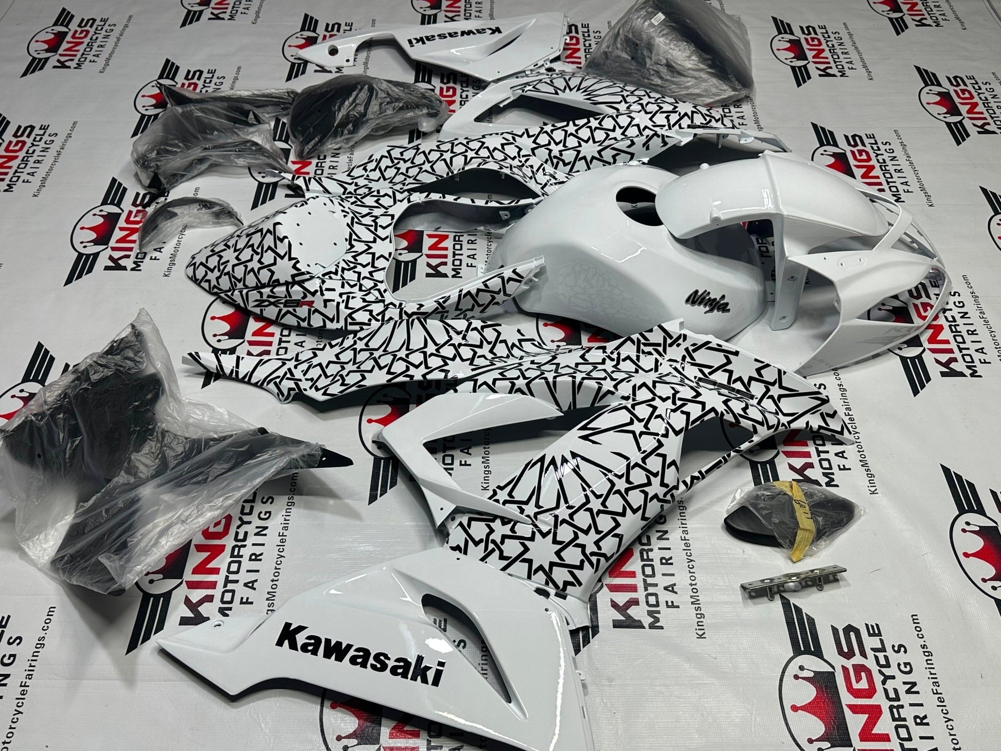 Kawasaki ZX6R 636 Fairing Kit (2013-2018) White, Black Moroccan Star at KingsMotorcycleFairings.com