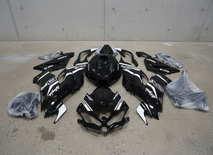 Kawasaki ZX6R Fairings (2019-2023) Black, White Stripe at KingsMotorcycleFairings.com