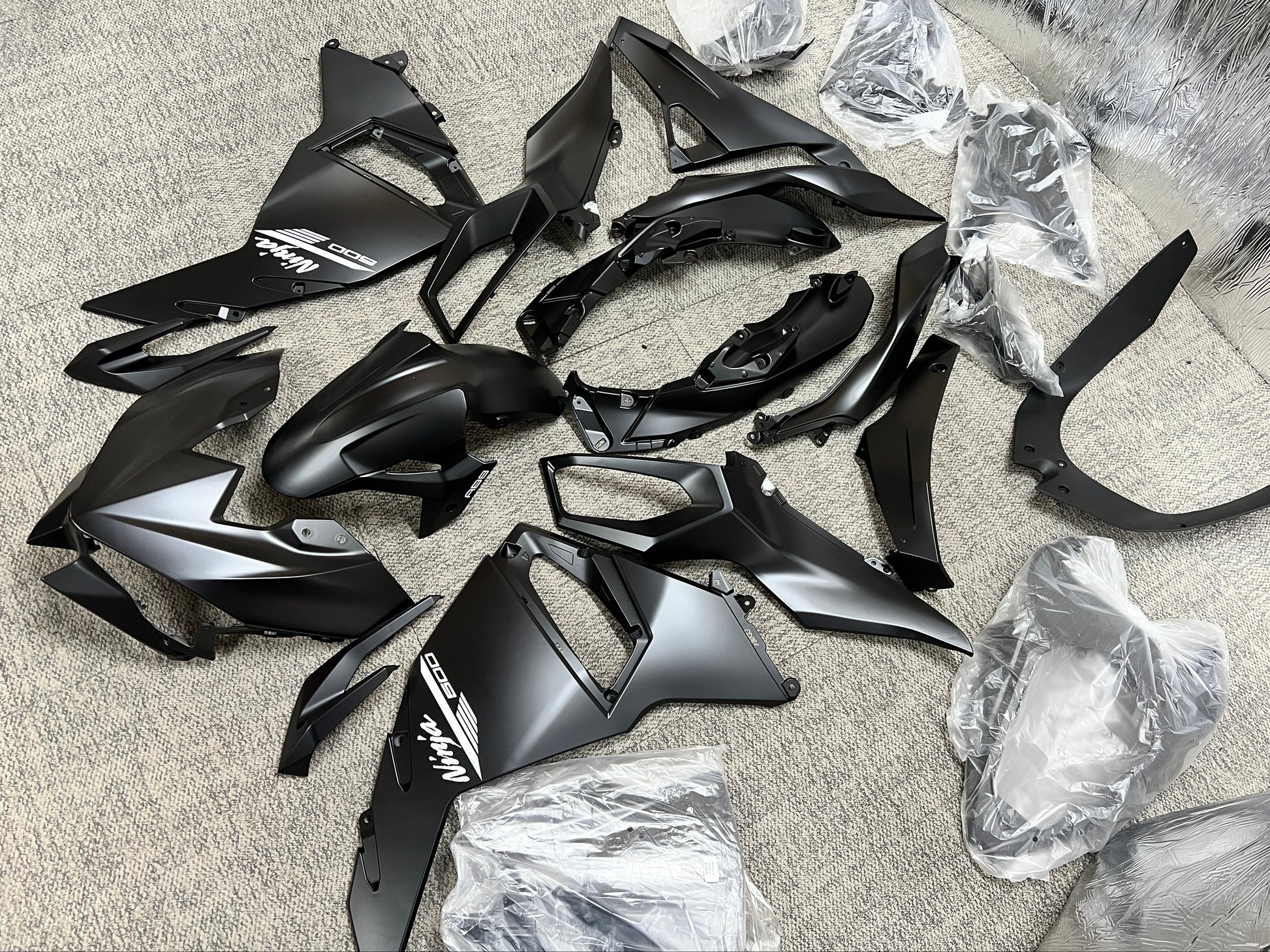 Kawasaki Ninja 500 Fairings (2024-2025) Matte Black, White from KingsMotorcycleFairings.com
