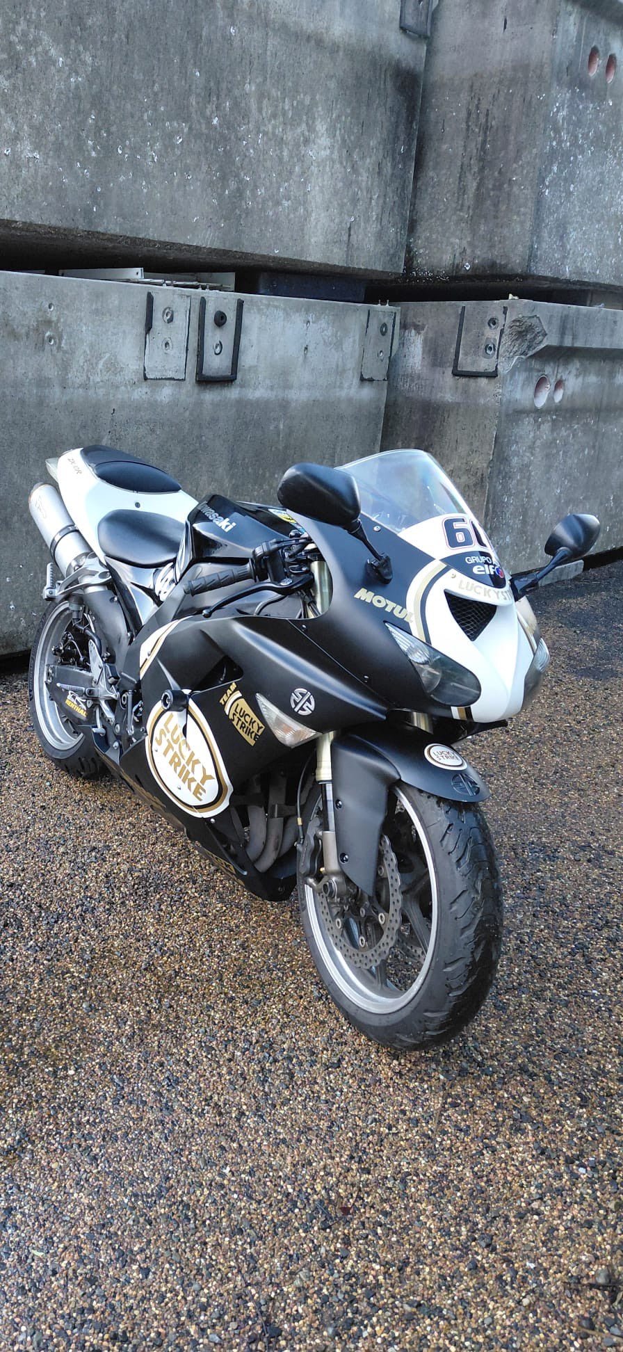 Kawasaki ZX-10R Fairing set (2006-2007) Matte Black, White, Gold at KingsMotorcycleFairings.com