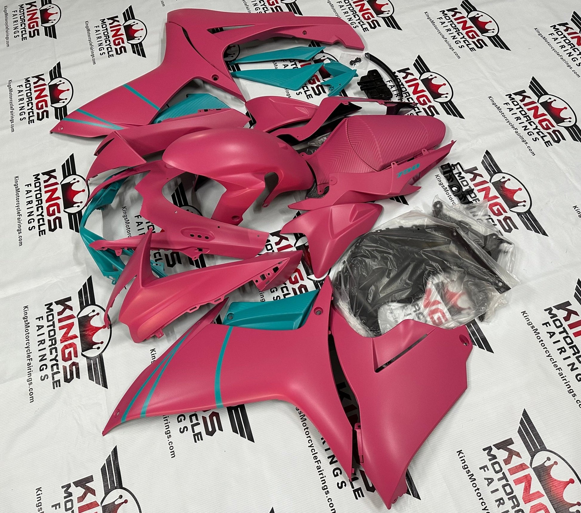 Suzuki GSX-R 750 Fairings (2025-2026) Matte Pink, Blue Turquoise at KingsMotorcycleFairings.com