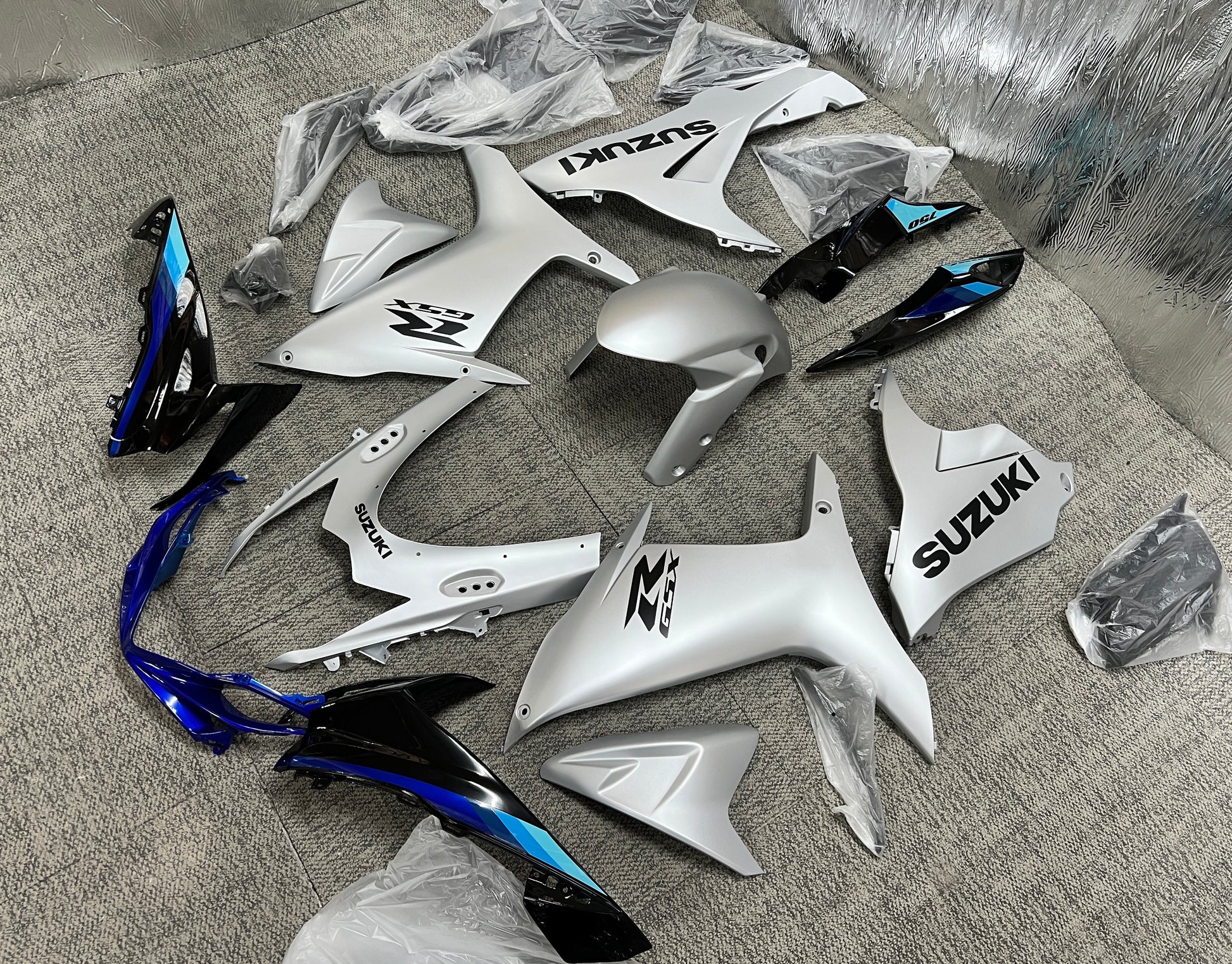 Suzuki GSX-R750 Fairings (2025-2026) Silver, Black, Blue at KingsMotorcycleFairings.com