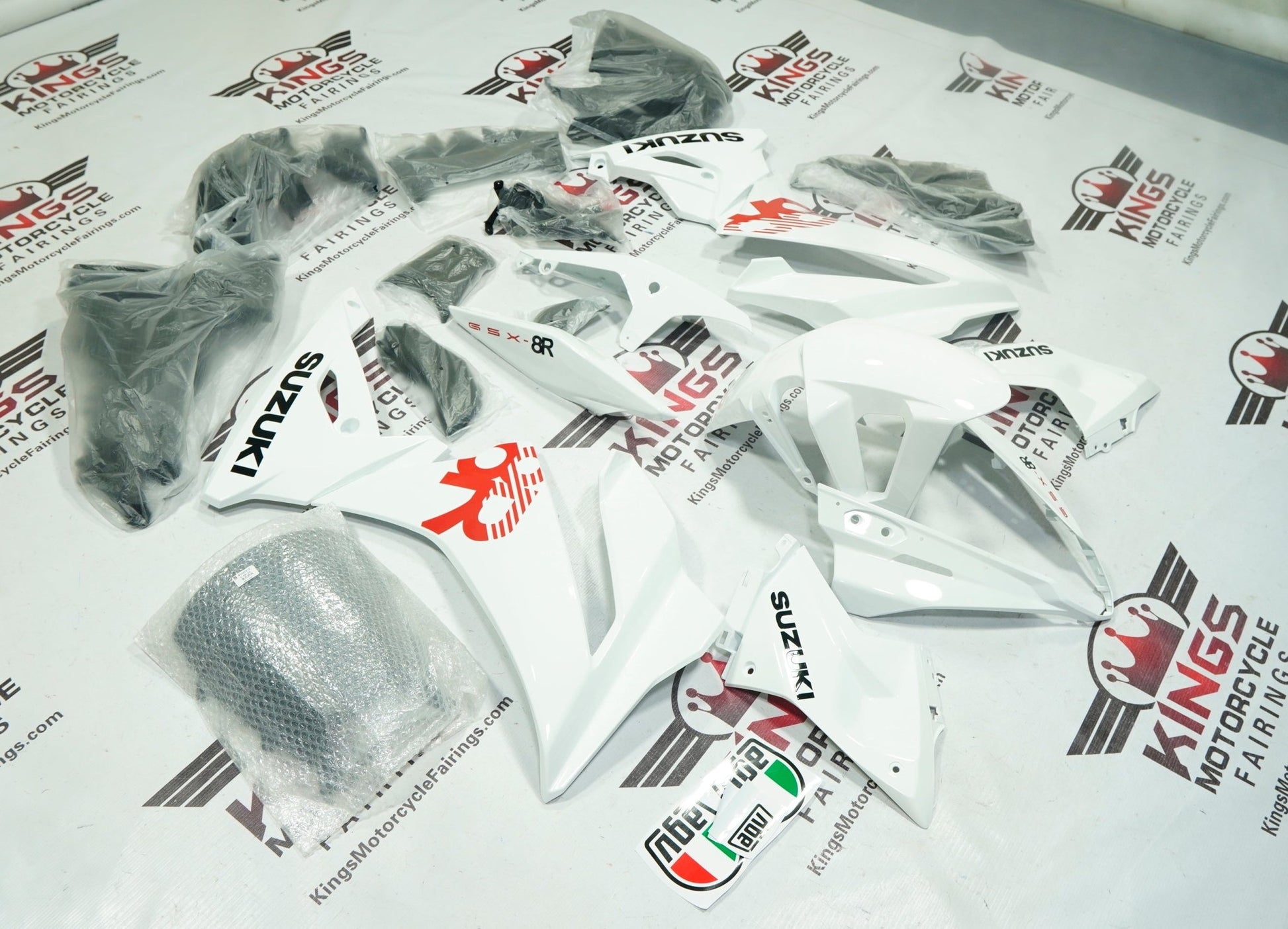 Suzuki GSX8R Fairings (2024-2025) White, Red, Black from KingsMotorcycleFairings.com