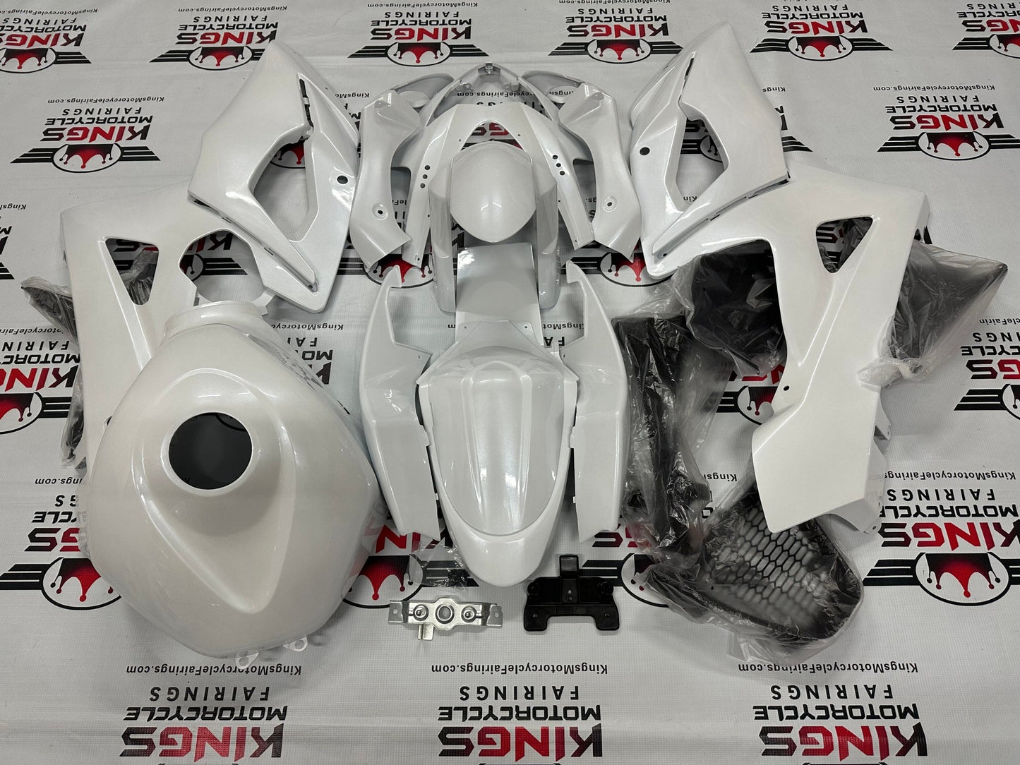Suzuki GSXR1000 Fairing set (2005-2006) Pearl White at KingsMotorcycleFairings.com