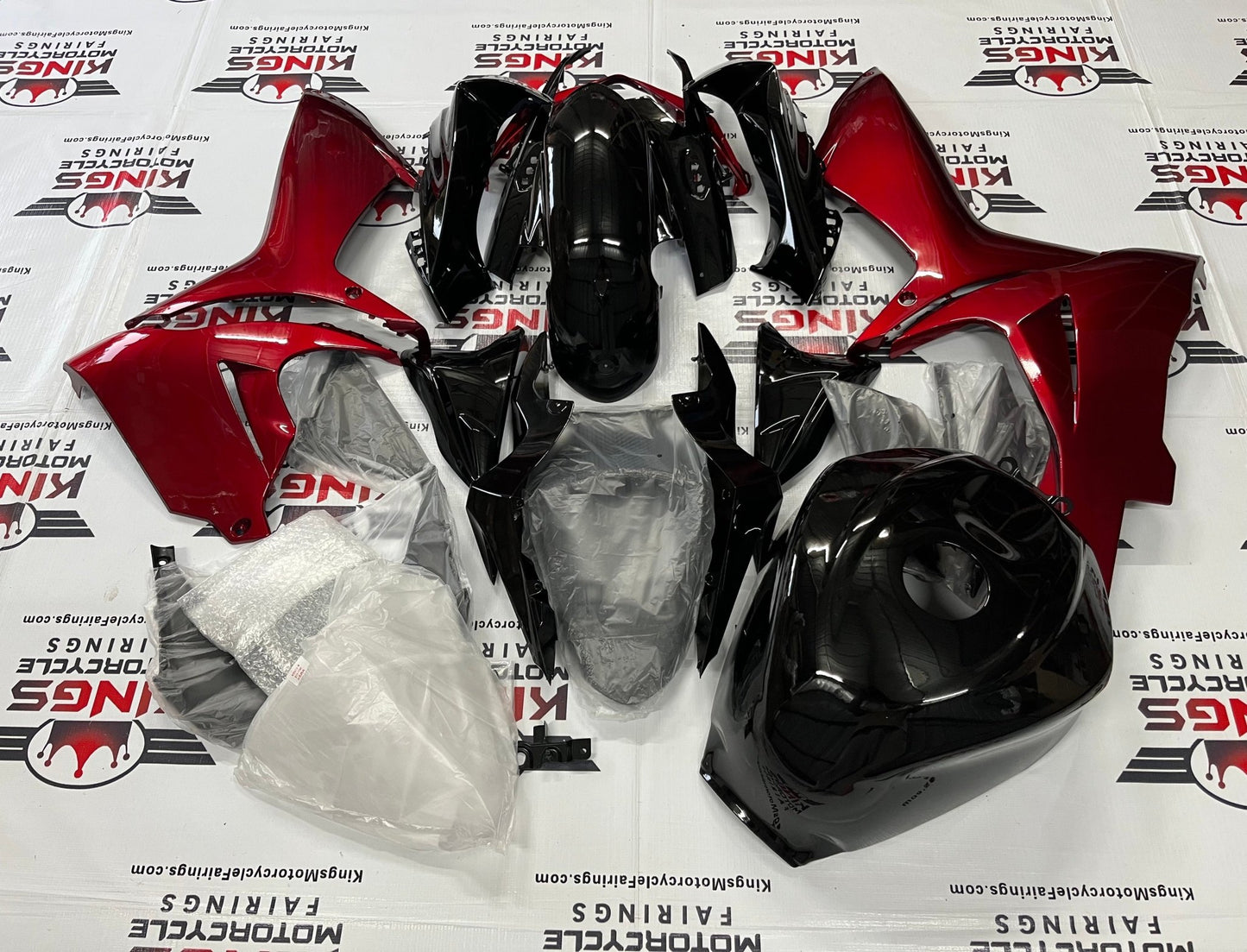 Suzuki GSXR600 Fairing Set (2025-2026) Black, Candy Red at KingsMotorcycleFairings.com