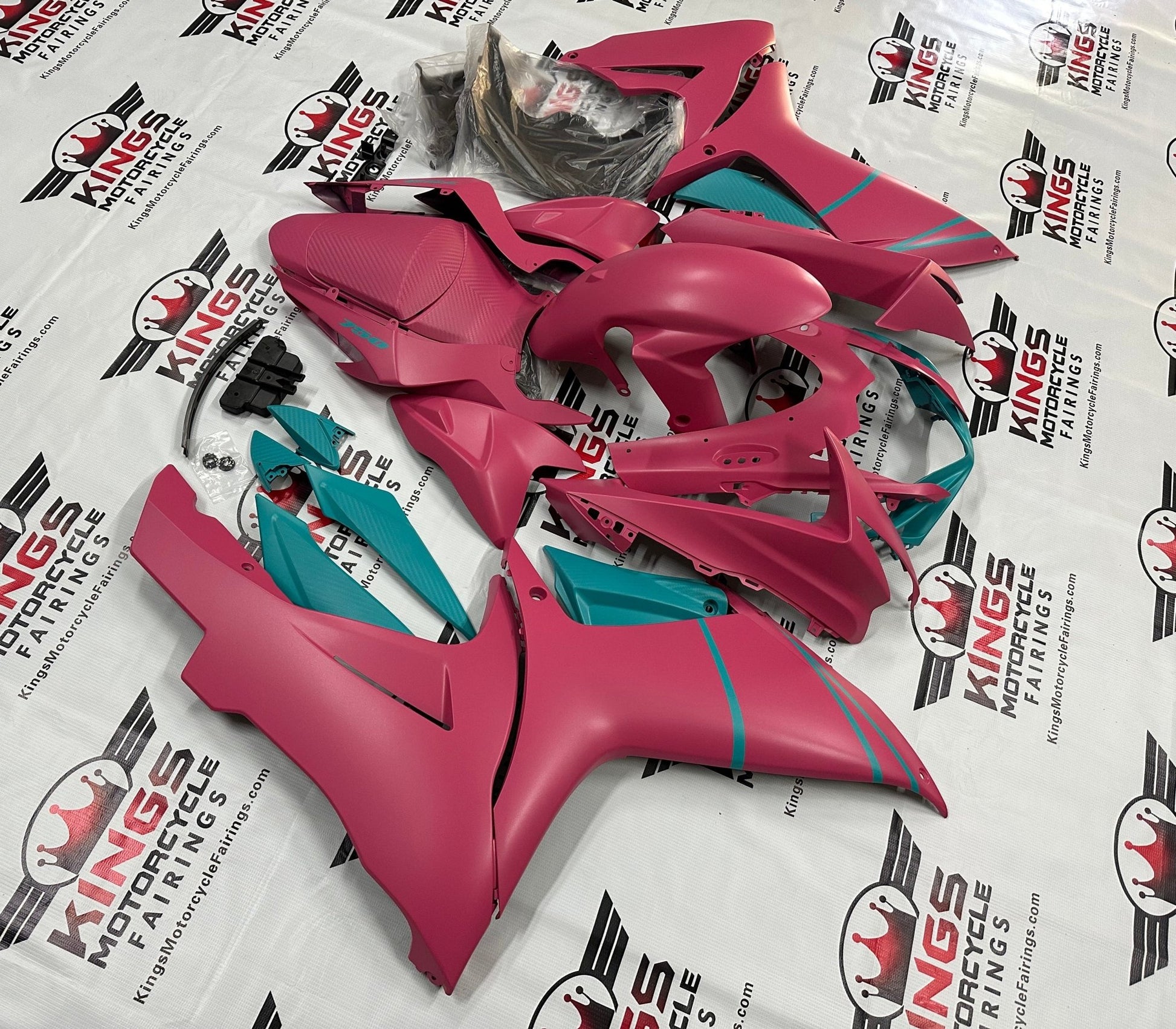 Suzuki GSXR600 Fairing Set (2025-2026) Matte Pink, Blue Turquoise at KingsMotorcycleFairings.com