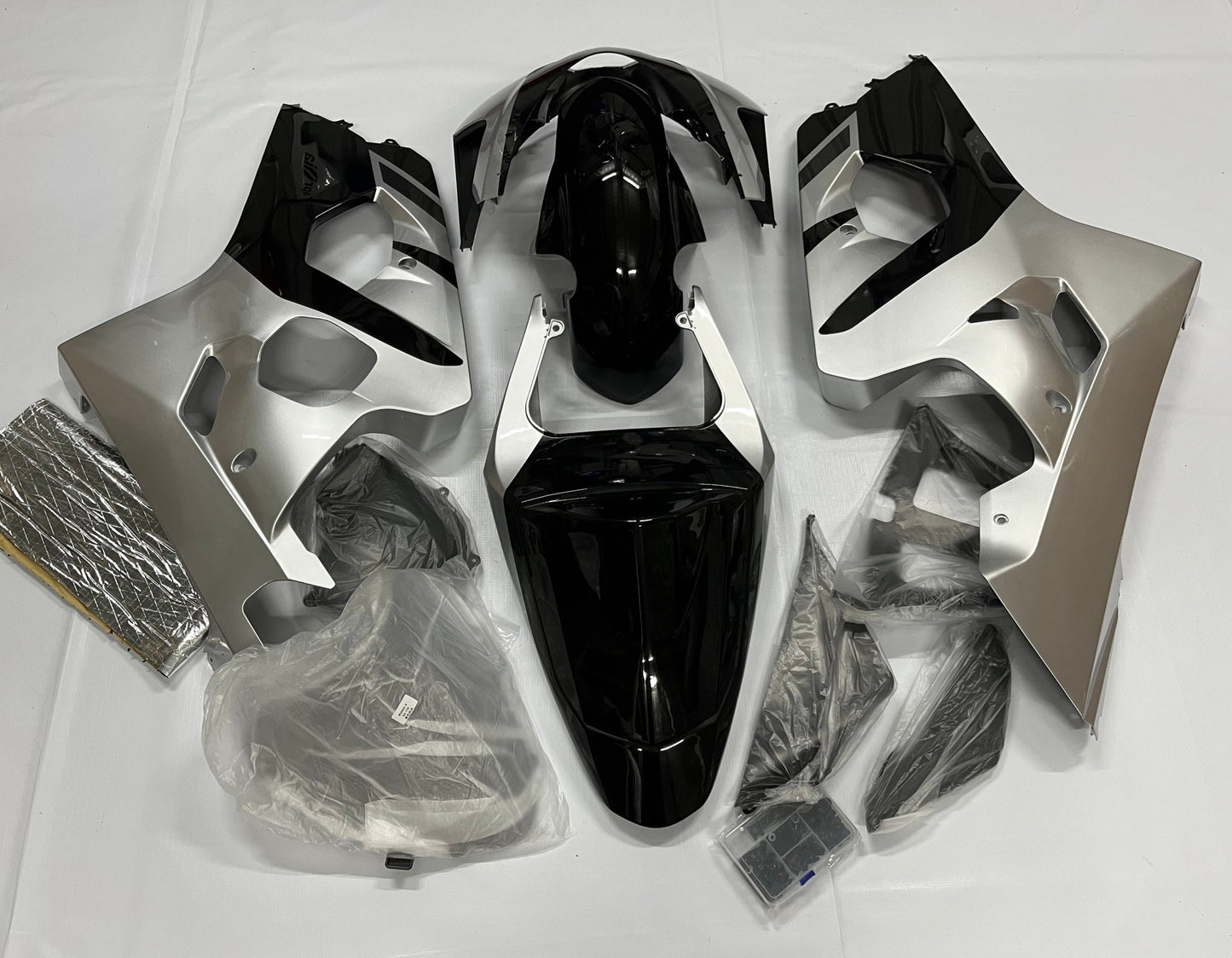 Suzuki GSXR600 (2000-2003) Silver, Black Fairings at KingsMotorcycleFairings.com