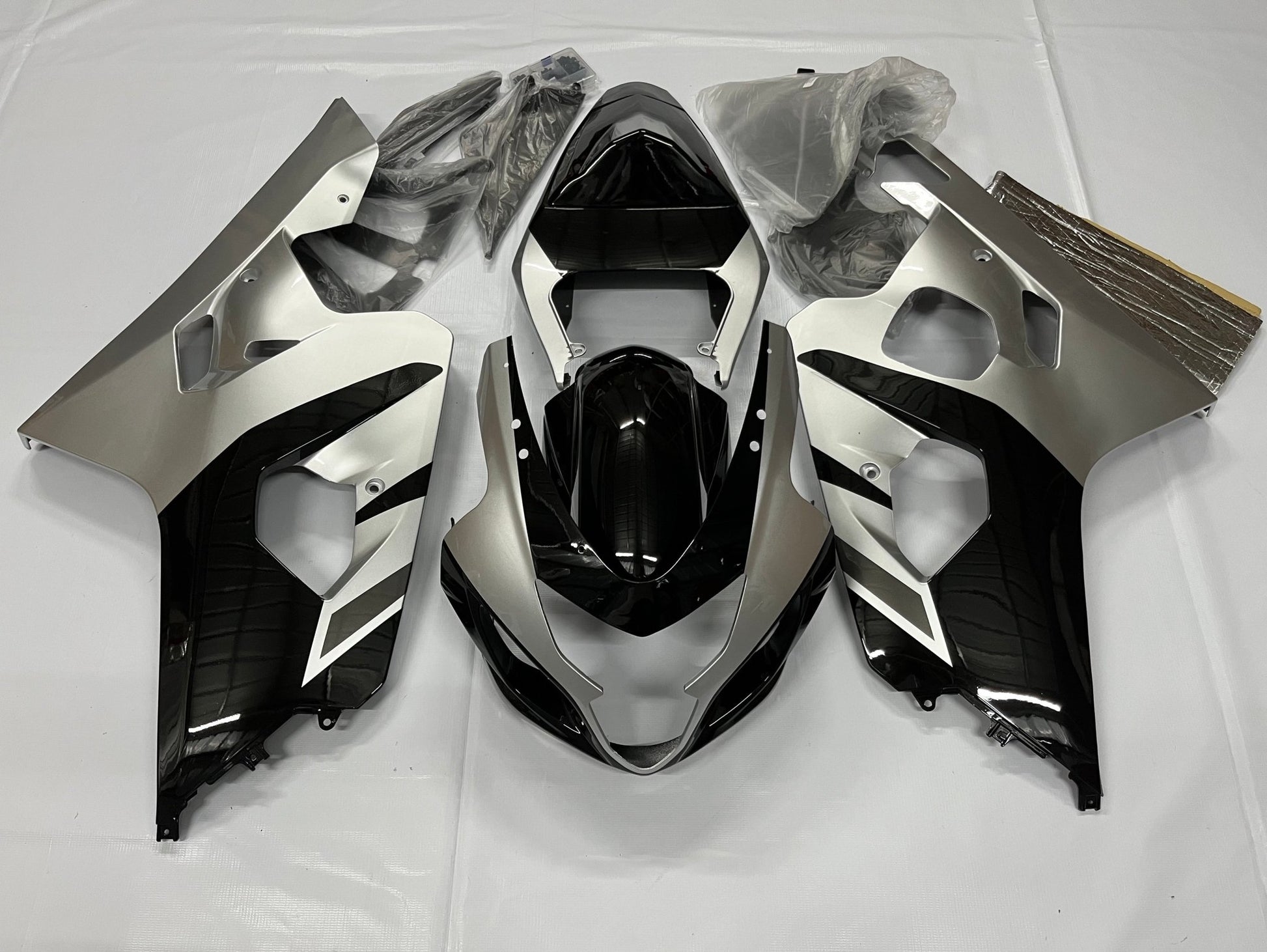 Suzuki GSXR600 (2000-2003) Silver, Black Fairings at KingsMotorcycleFairings.com