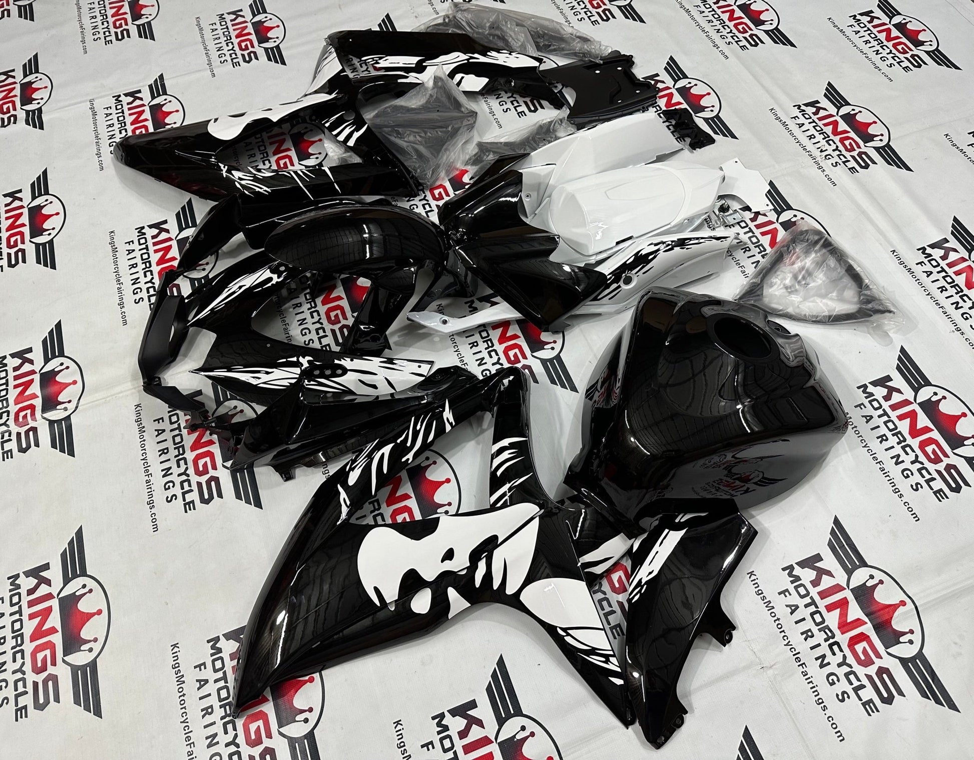 Suzuki GSXR600 Fairings (2008-2010) Black, White, Leyla from KingsMotorcycleFairings.com