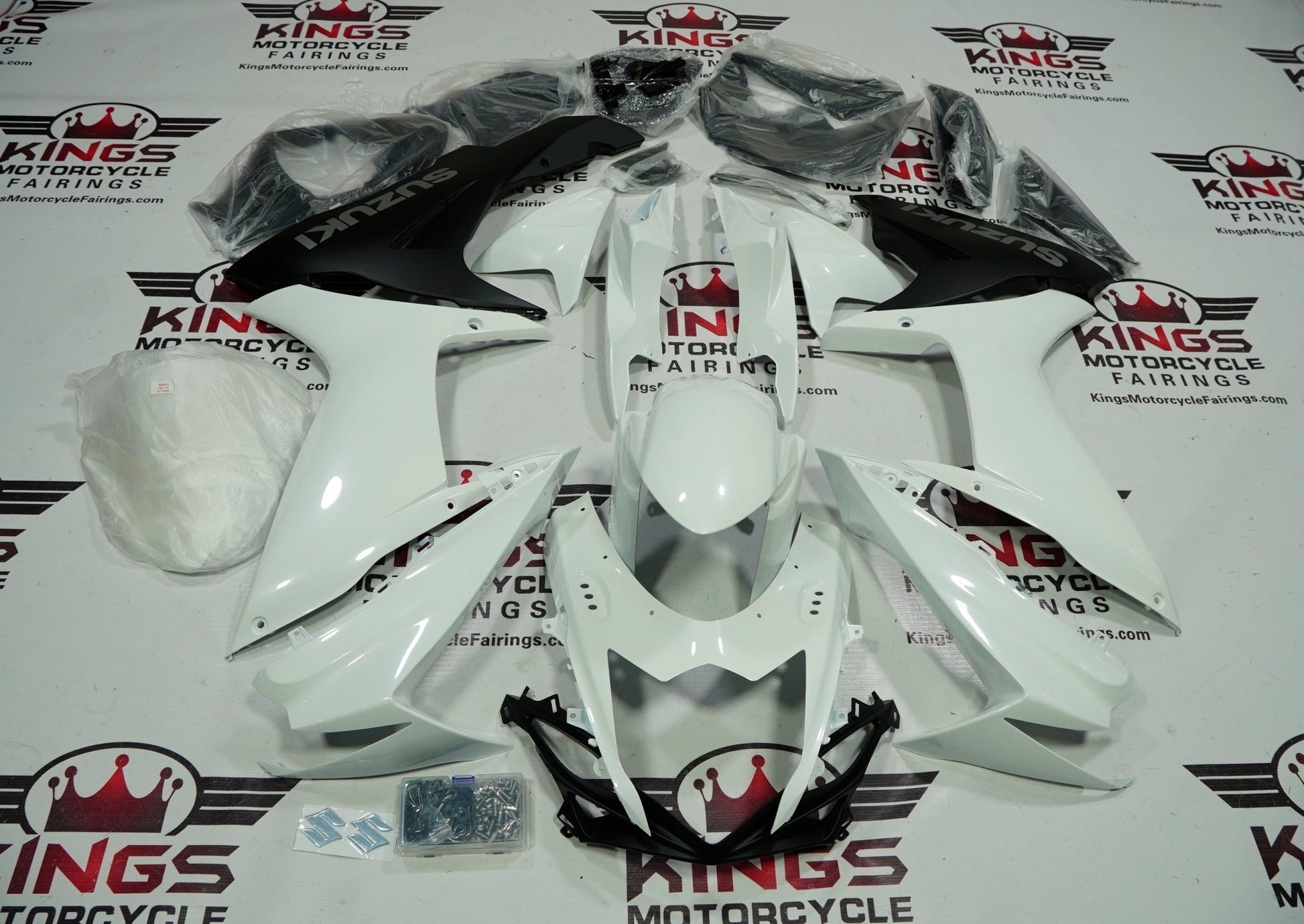 Suzuki GSXR600 Fairings (2025-2026) Pearl White, Black at KingsMotorcycleFairings.com