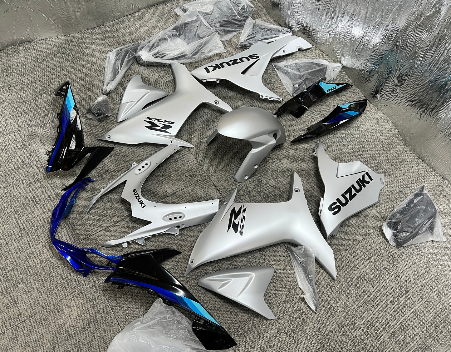 Suzuki GSXR600 Fairings (2025-2026) Silver, Black, Blue at KingsMotorcycleFairings.com