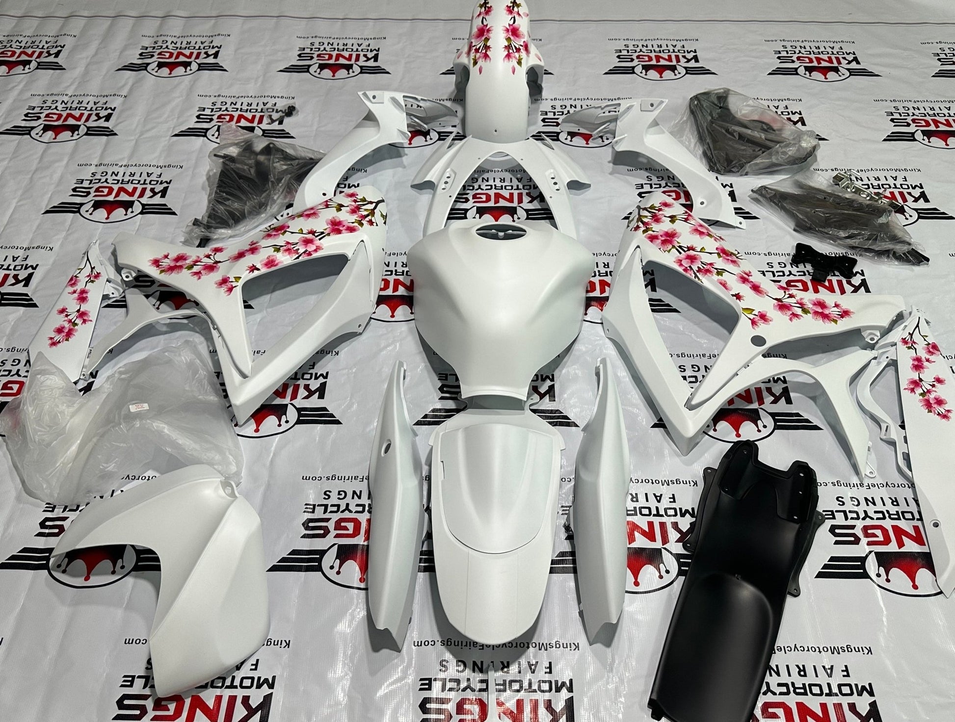 Suzuki GSXR600 (2006-2007) Matte White Cherry Blossom Fairings at KingsMotorcycleFairings.com
