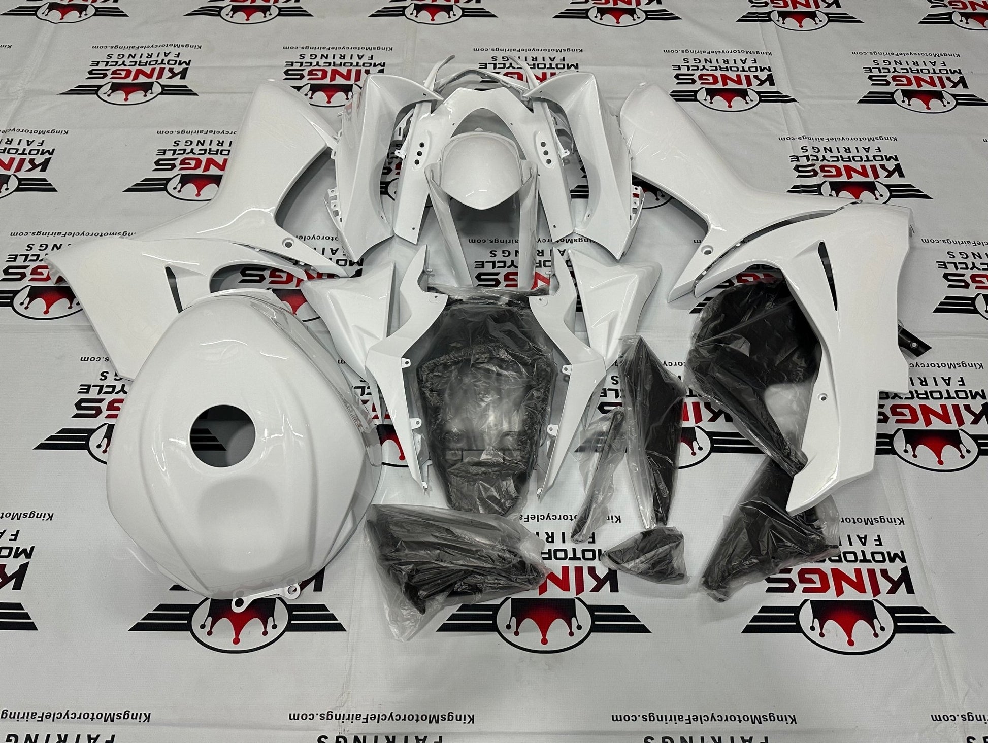 Suzuki GSXR750 Fairing Set (2011-2024) White on White at KingsMotorcycleFairings.com
