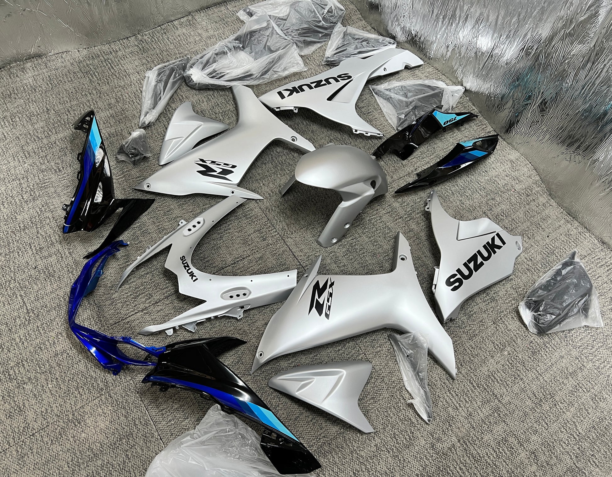 Suzuki GSXR750 Fairings (2025-2026) Silver, Black, Blue at KingsMotorcycleFairings.com