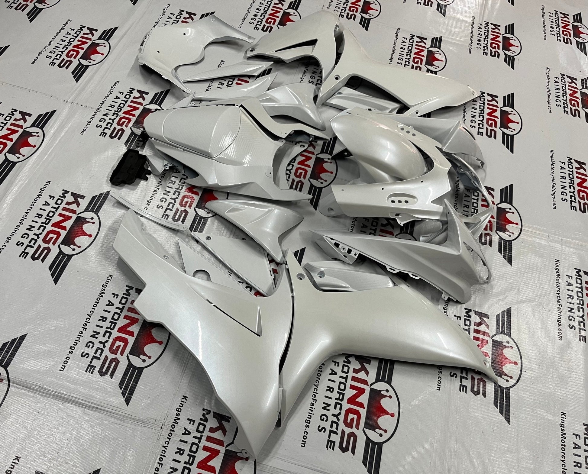 Suzuki GSXR750 (2011-2023) White Fairings at KingsMotorcycleFairings.com