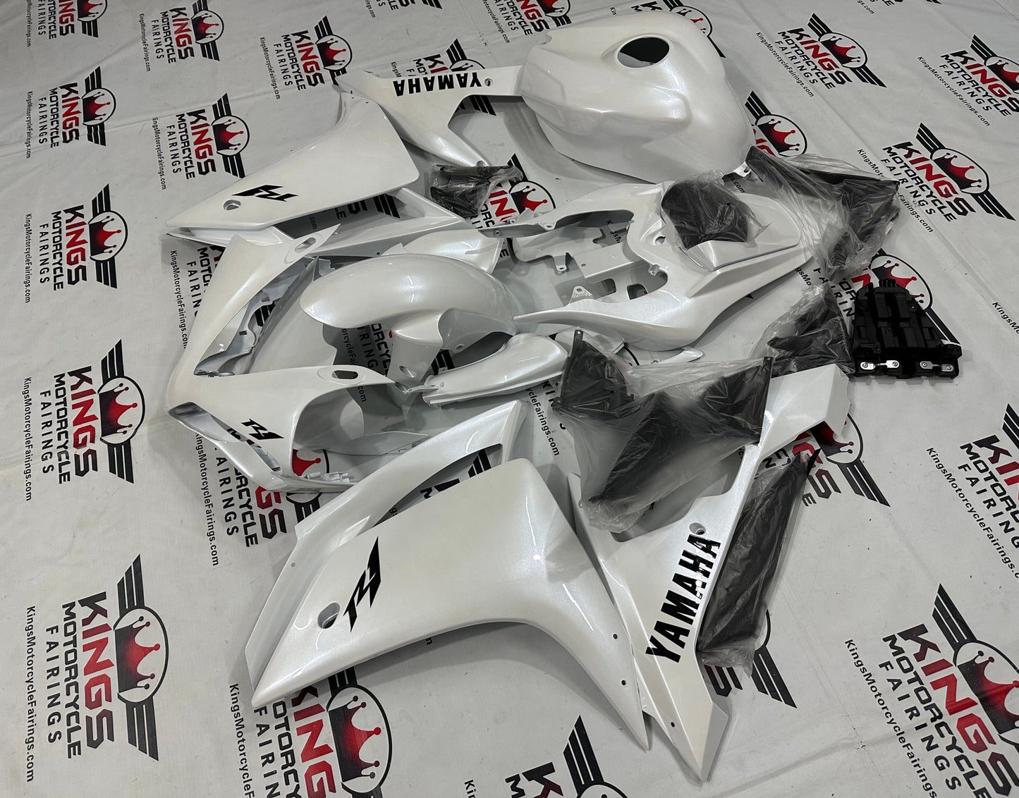 Yamaha R1 Fairings (2007-2008) Pearl White, Metallic Black at KingsMotorcycleFairings.com