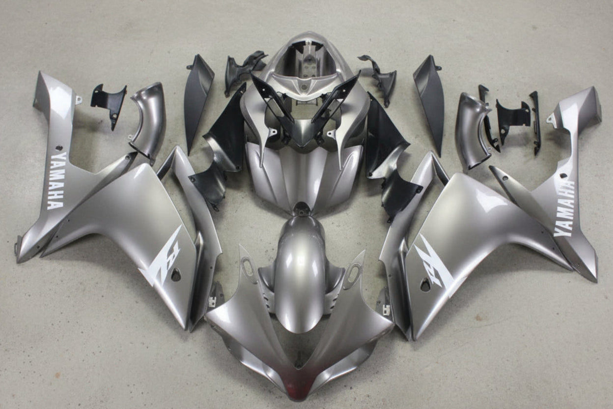 Yamaha YZF-R1 Fairings (2007-2008) Silver, White at KingsMotorcycleFairings.com