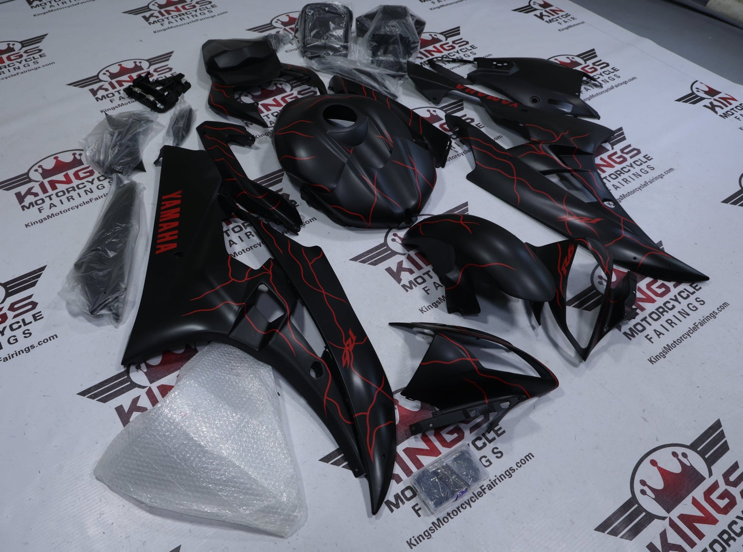 Yamaha YZF-R6 Fairings (2006-2007) Matte Black, Red Lightning at KingsMotorcycleFairings.com