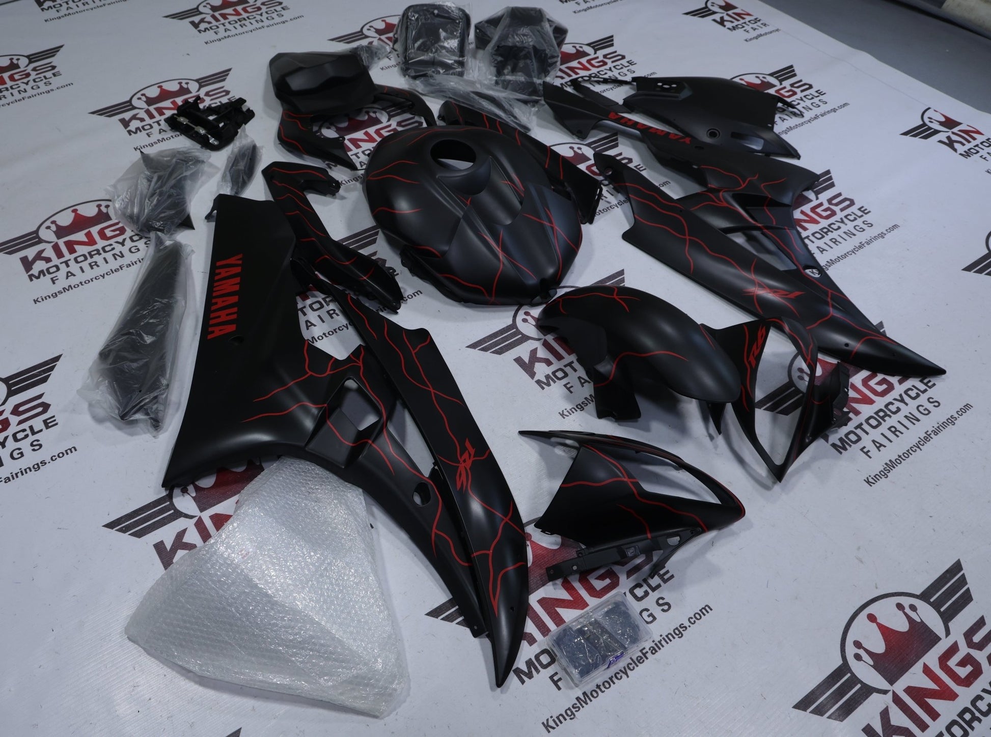 Yamaha YZF-R6 Fairings (2006-2007) Matte Black, Red Lightning at KingsMotorcycleFairings.com