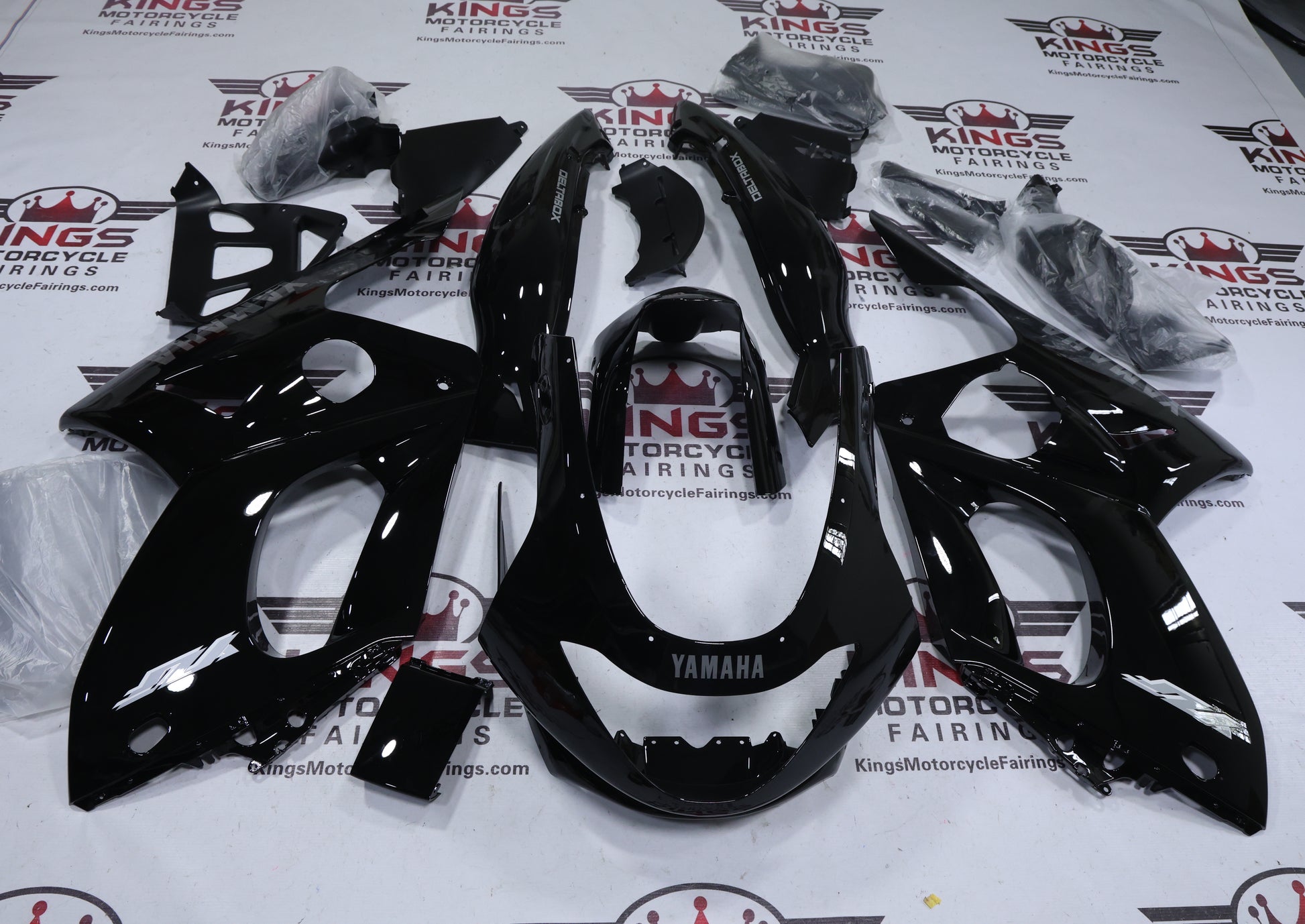 Yamaha YZF600R Fairings (1998-2007) Black, Silver from KingsMotorcycleFairings.com
