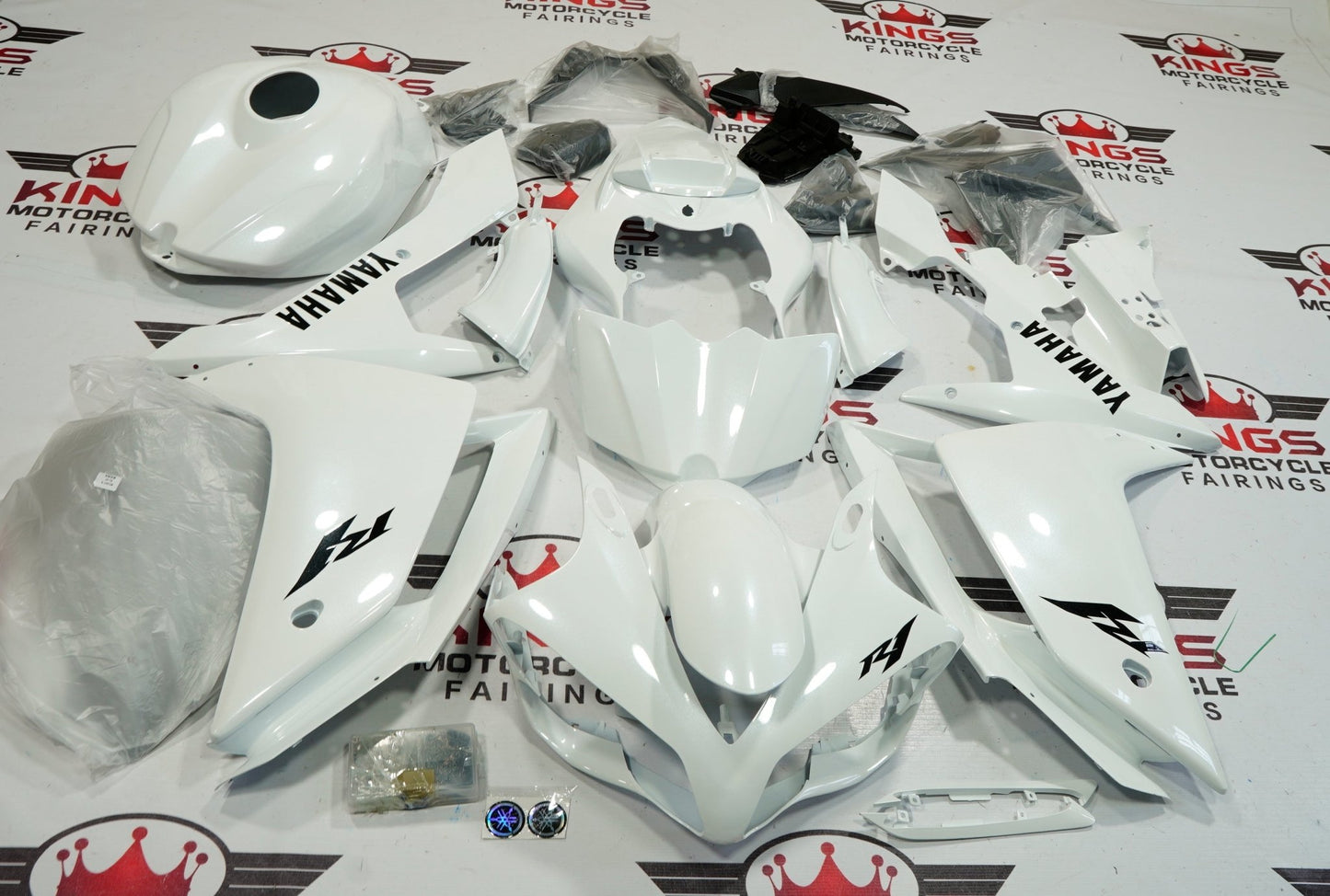 Yamaha YZF-R1 (2007-2008) Pearl White & Metallic Black Fairings