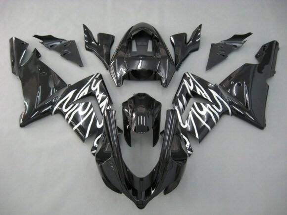 Fairing kit for a Kawasaki ZX10R (2004-2005) Black & White Flames