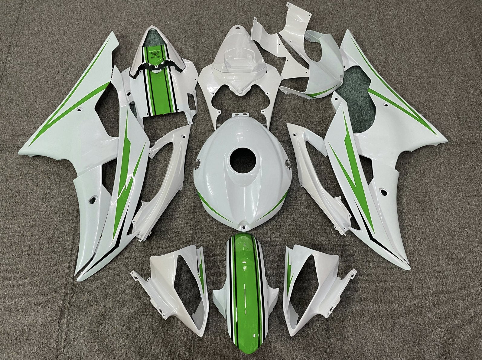 Yamaha YZF-R6 (2008-2016) White, Green & Black Fairings