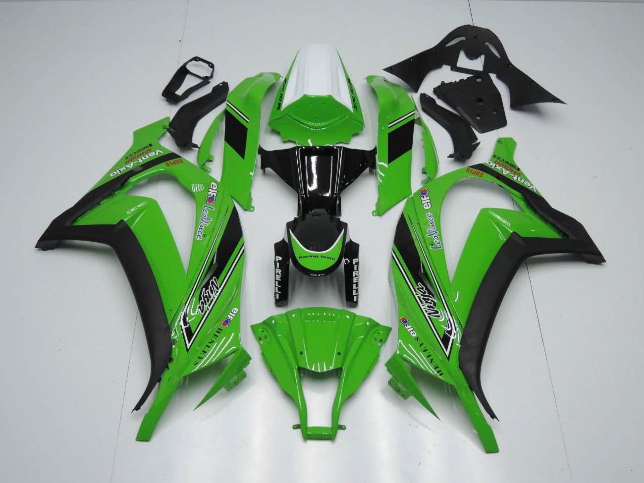 Fairing kit for a Kawasaki Ninja ZX10R (2011-2015) Green, Black & White