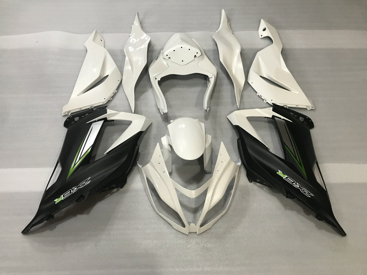 Kawasaki ZX6R Fairings (2013-2018) White, Matte Black, Green at KingsMotorcycleFairings.com
