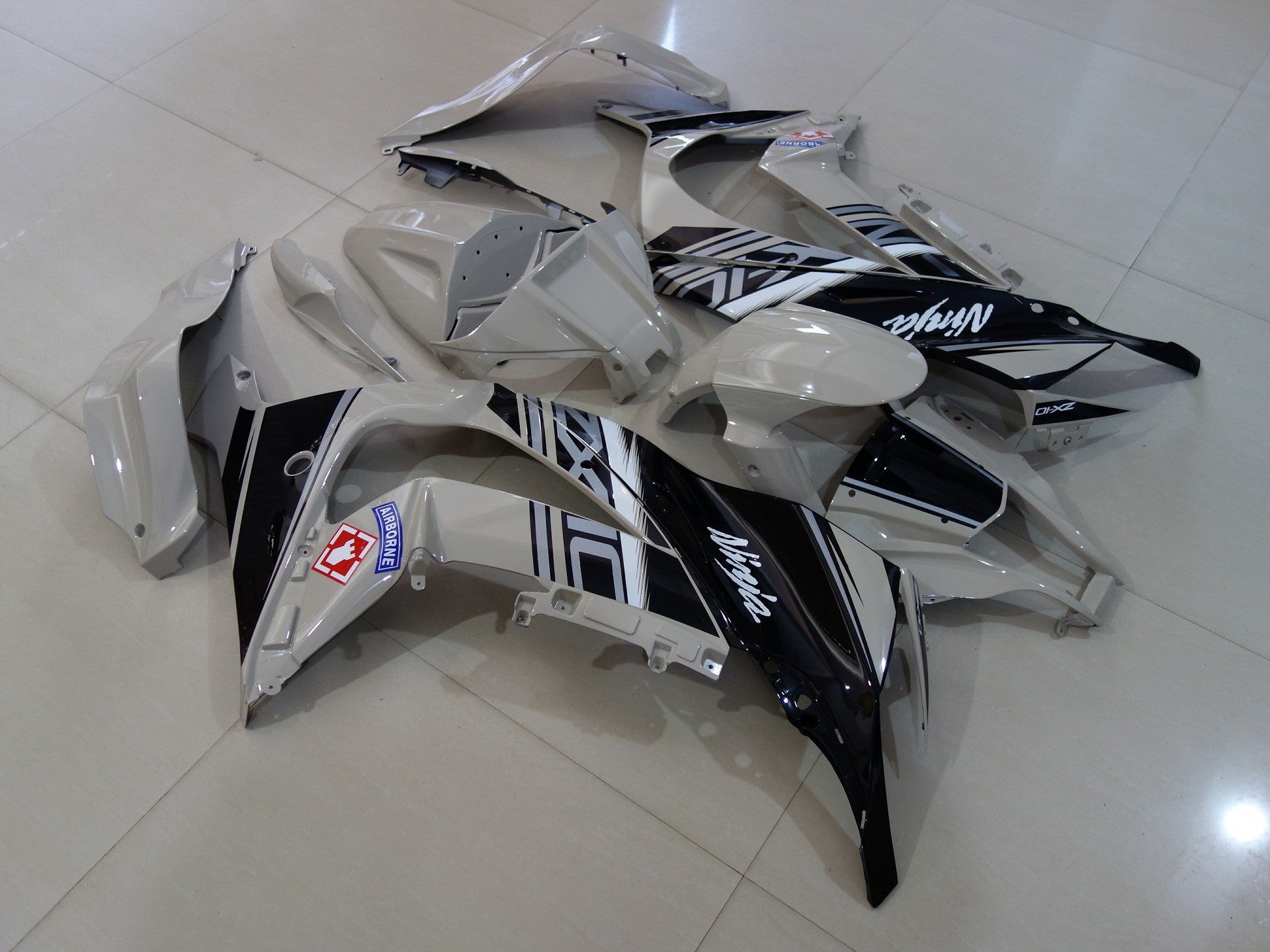 Fairing kit for a Kawasaki Ninja ZX10R (2011-2015) Light Taupe Gray & Black