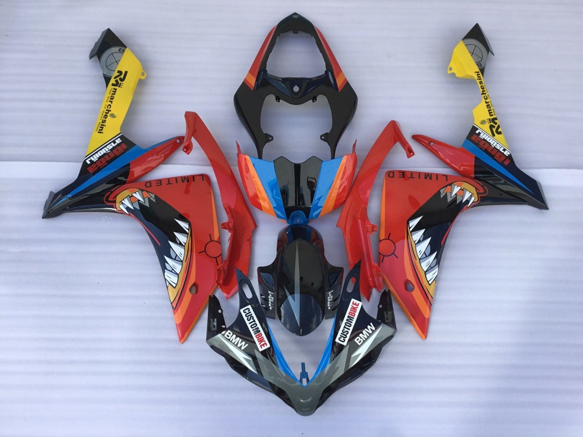 Yamaha YZF-R1 (2007-2008) Black & Red Shark Teeth Fairings