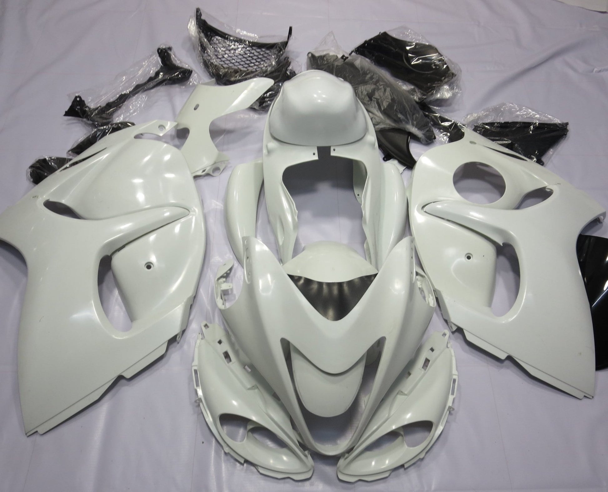 Suzuki GSXR1300 Hayabusa (2008-2019) White Fairings