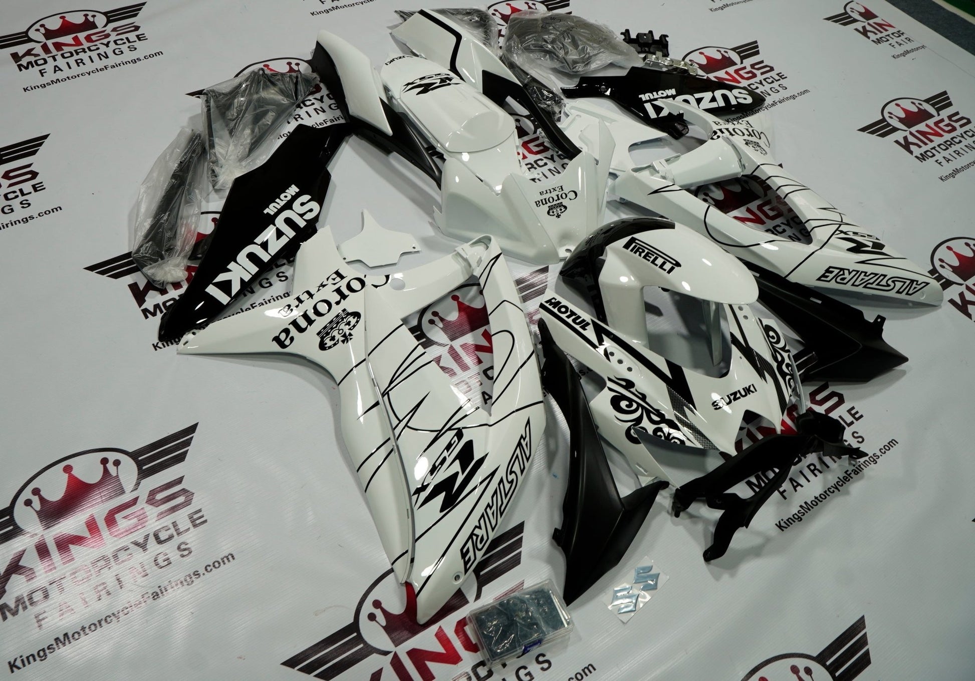 Suzuki GSXR750 (2008-2010) White & Black Corona Fairings at KingsMotorcycleFairings.com
