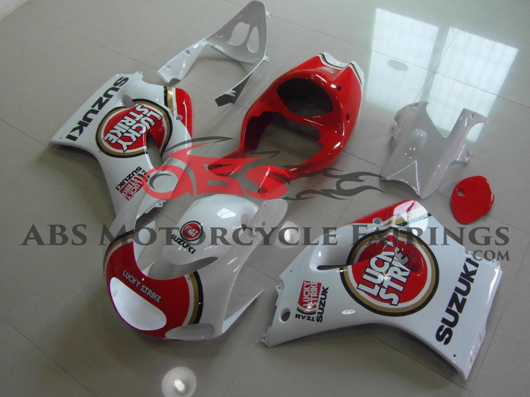 Suzuki RGV250 VJ22 Fairings (1991-1996) Lucky Strike White, Red at KingsMotorcycleFairings.com