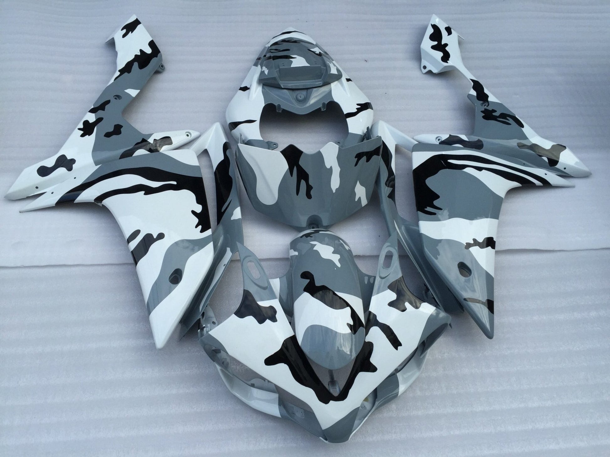 Yamaha YZF-R1 (2007-2008) White, Gray & Black Snow Camouflage Fairings