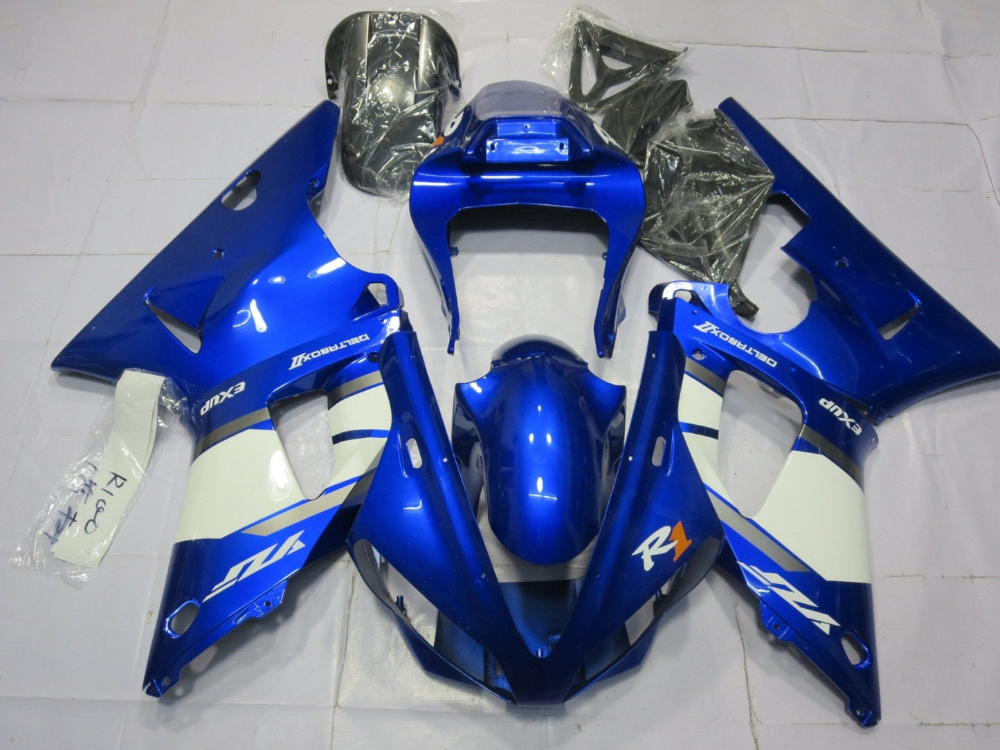 Yamaha R1 Fairings (2000-2001) Blue, White, Silver at KingsMotorcycleFairings.com