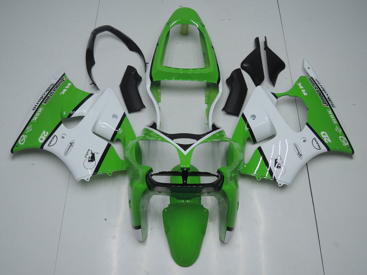 Green, White and Black Fairing Kit for a 2000, 2001 & 2002 Kawasaki ZX-6R 636 motorcycle